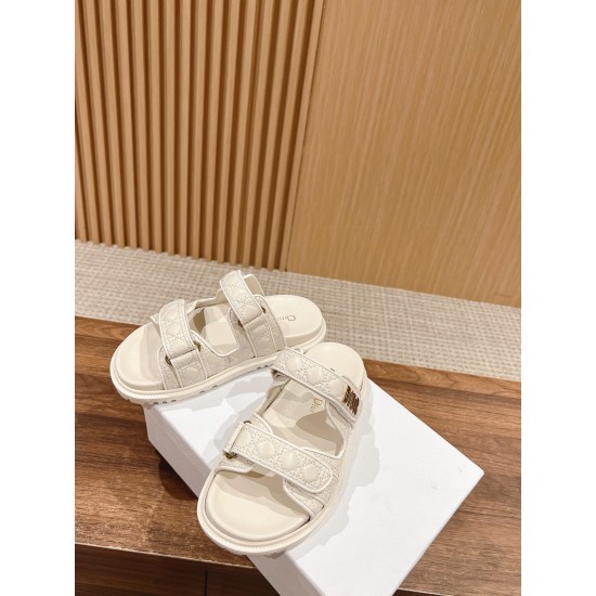 slippers slippers