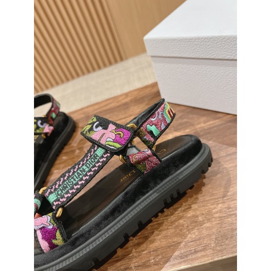 slippers 