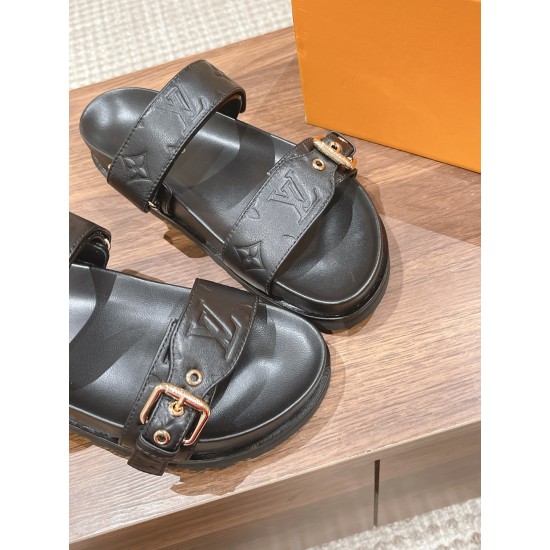 LV SLIPPERS