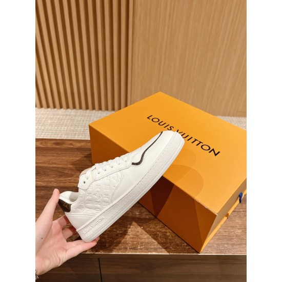 LV SNEAKERS