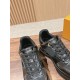LV SNEAKERS