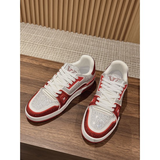 LV SNEAKERS
