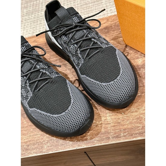 LV SNEAKERS