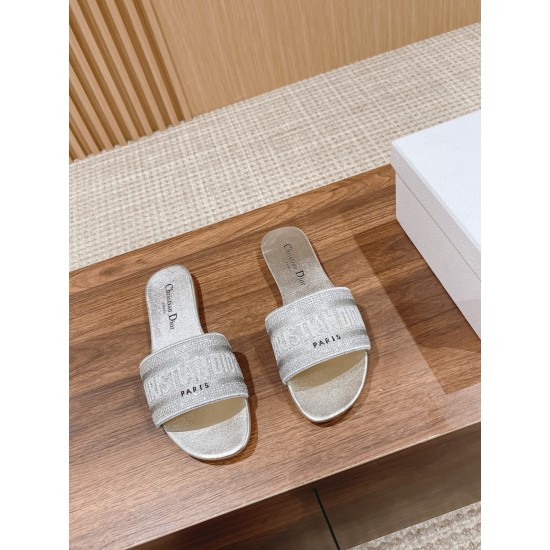 slippers slippers