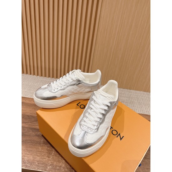 LV SNEAKERS