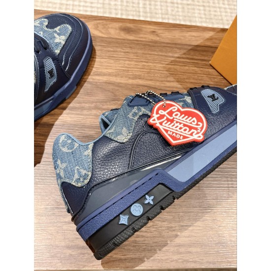LV SNEAKERS