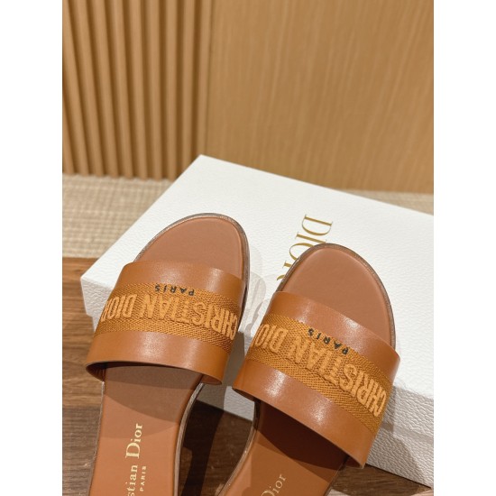 slippers slippers