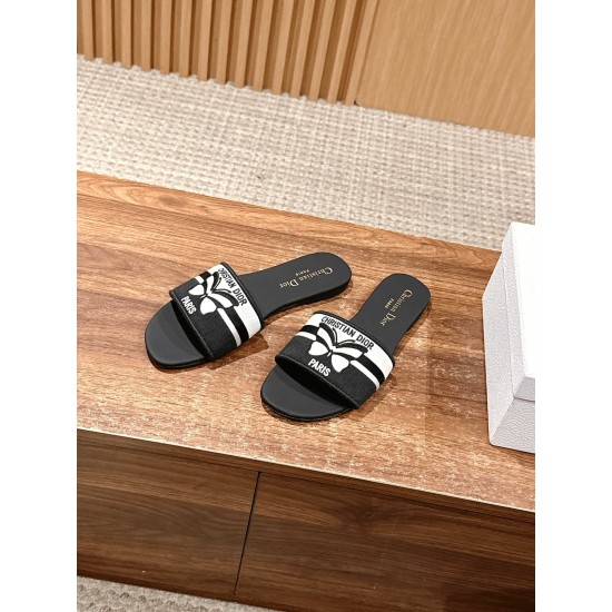 slippers slippers