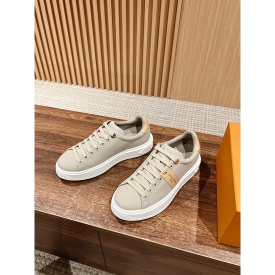 LV SNEAKERS