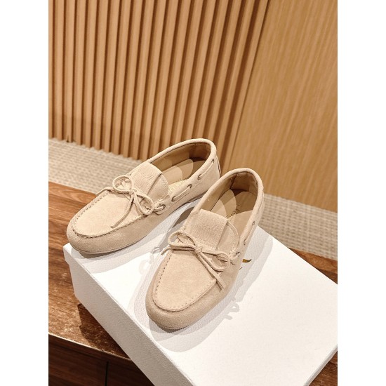 open-toed shoe open-toed shoe