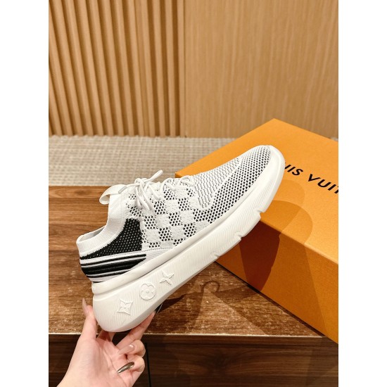 LV SNEAKERS