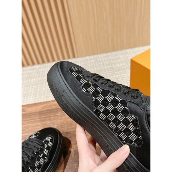LV SNEAKERS