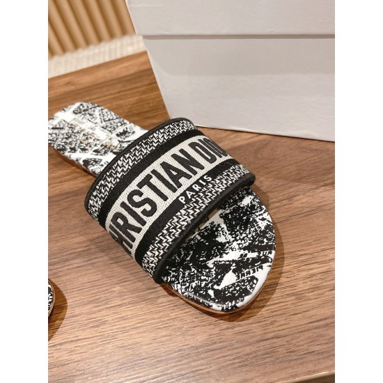 slippers slippers