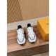 LV SNEAKERS