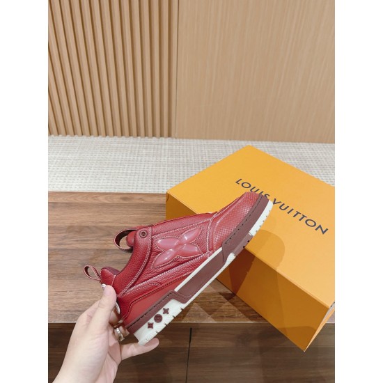 LV SNEAKERS