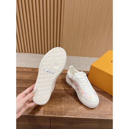 LV SNEAKERS