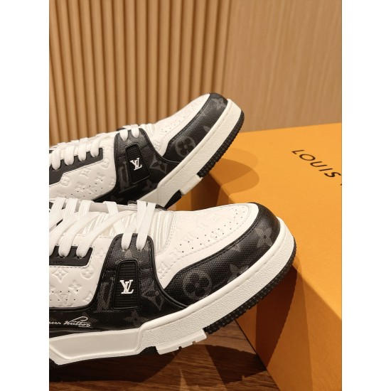 LV SNEAKERS