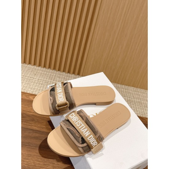 slippers 