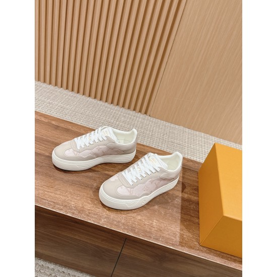 LV SNEAKERS