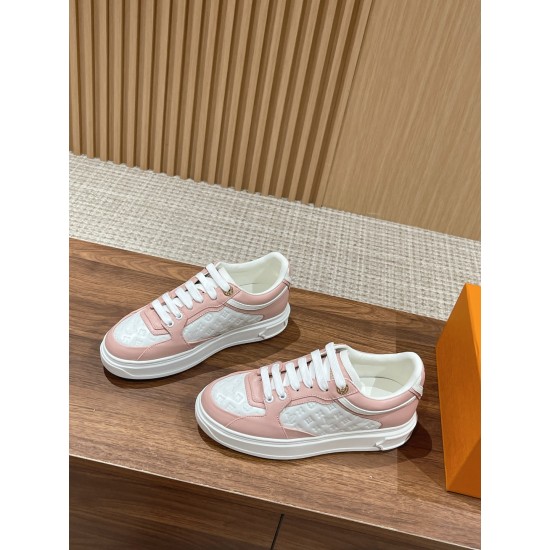 LV SNEAKERS