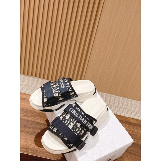 slippers slippers