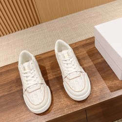 one Sneakers