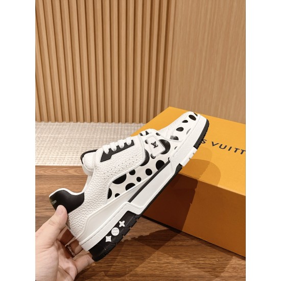 LV SNEAKERS