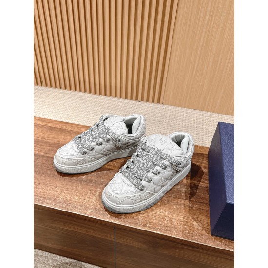 sneakers sneakers