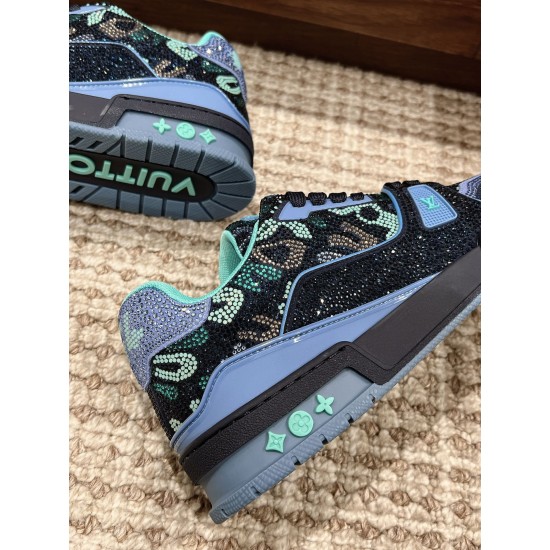 LV SNEAKERS