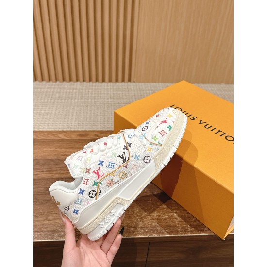 LV SNEAKERS