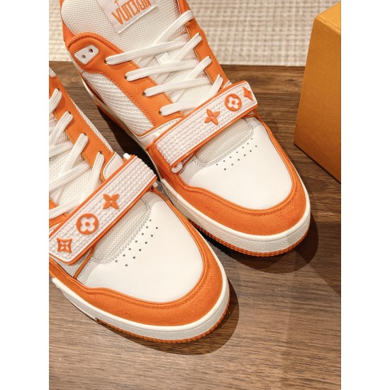 LV SNEAKERS