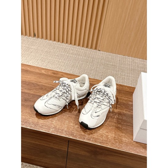 sneakers sneakers