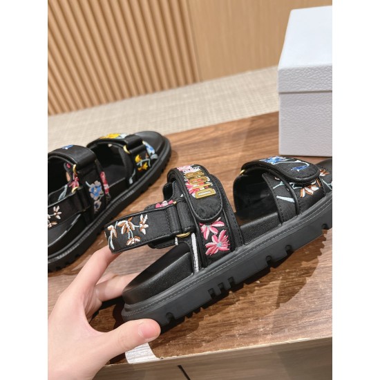slippers 
