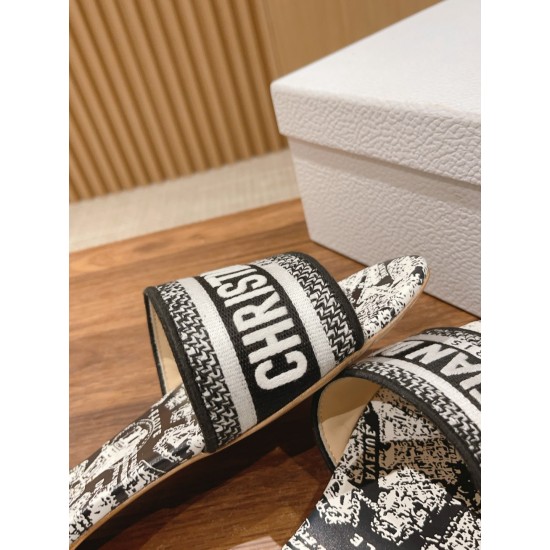 slippers slippers