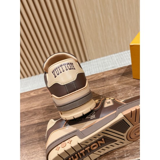 LV SNEAKERS