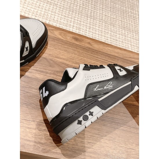 LV SNEAKERS