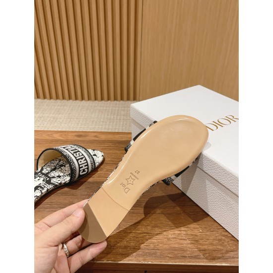 slippers slippers