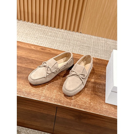 open-toed shoe open-toed shoe
