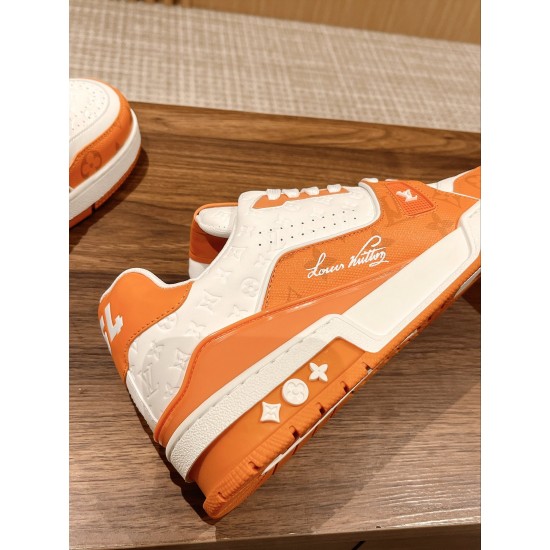 LV SNEAKERS