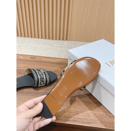 slippers slippers