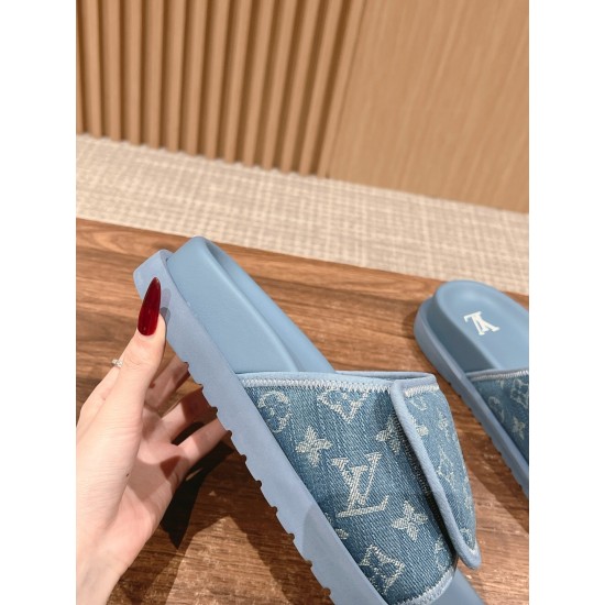LV SLIPPERS
