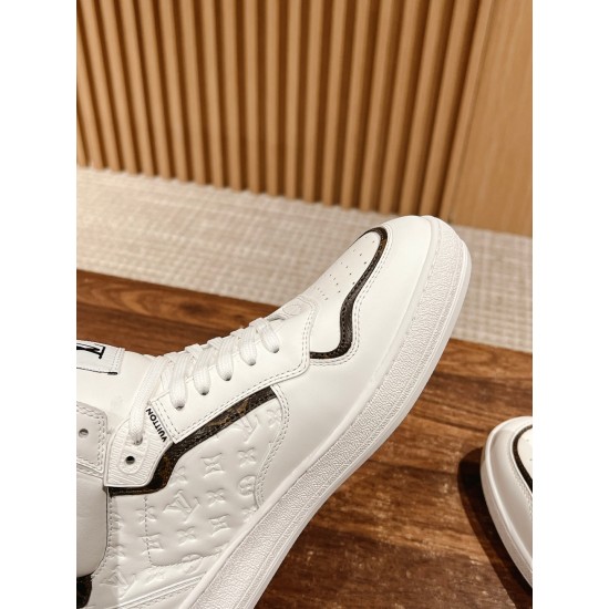 LV SNEAKERS