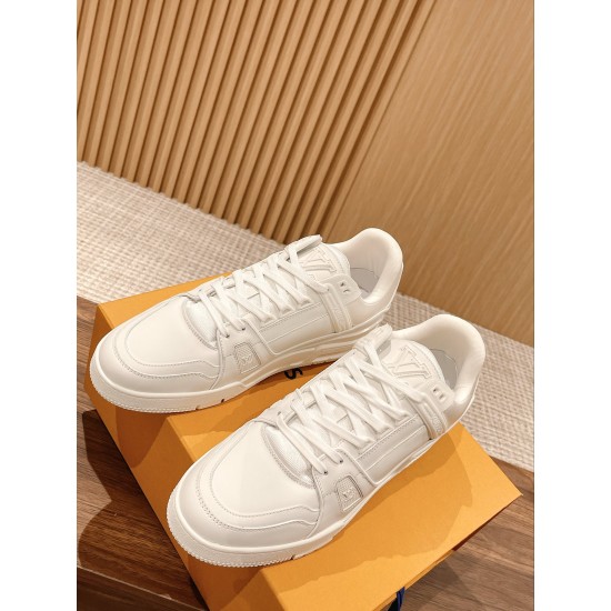LV SNEAKERS