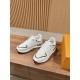 LV SNEAKERS
