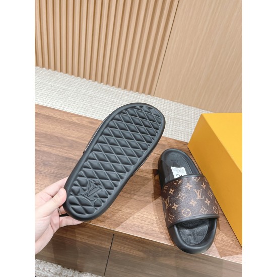 LV SLIPPERS