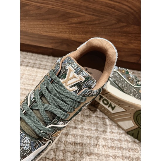 LV SNEAKERS