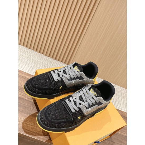 LV SNEAKERS