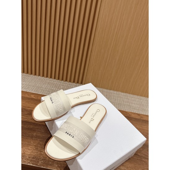 slippers slippers