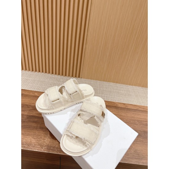 slippers 