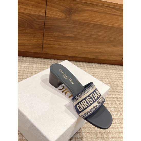 slippers slippers